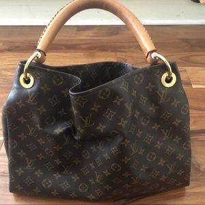 Louis Vuitton Artsy Monogram MM bag